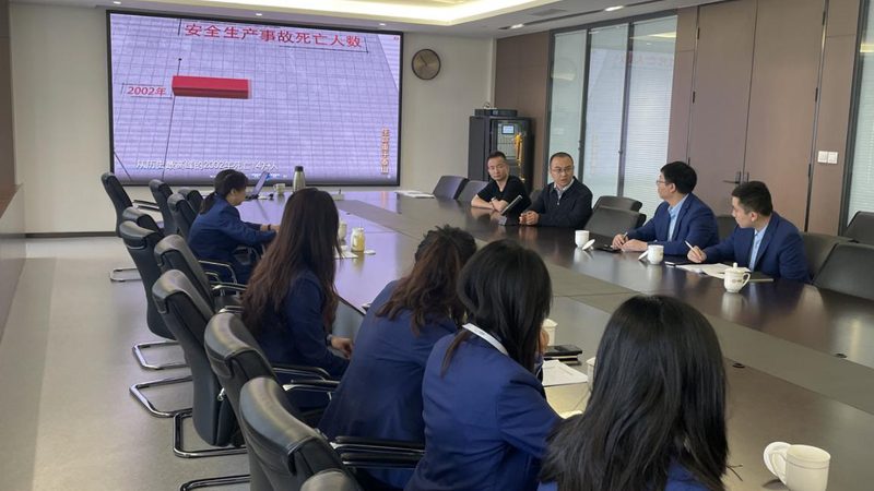 线下班与网课：教师资格证备考的两种路径解析**