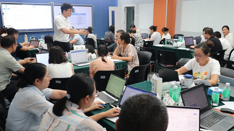叉车考试倒库技巧注意事项：轻松掌握，安全无忧